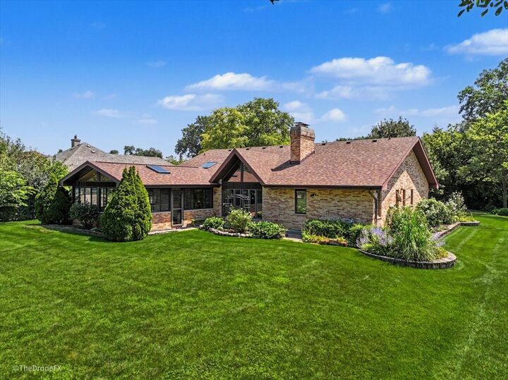 Property Photo:  254 Wood Glen Lane  IL 60523 