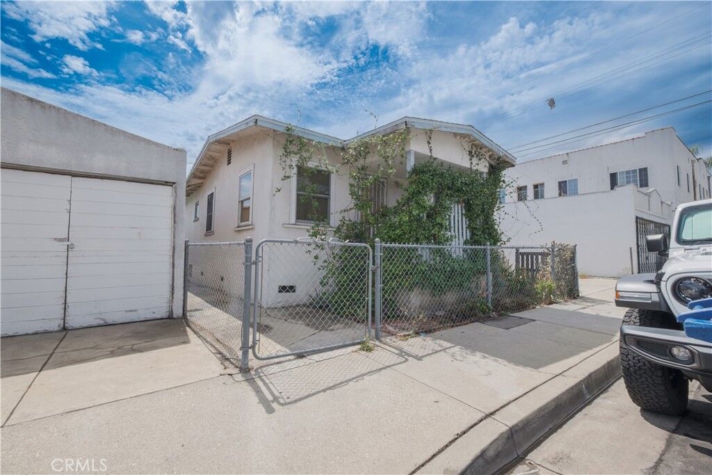 Property Photo:  5716 Hubbard  CA 90022 