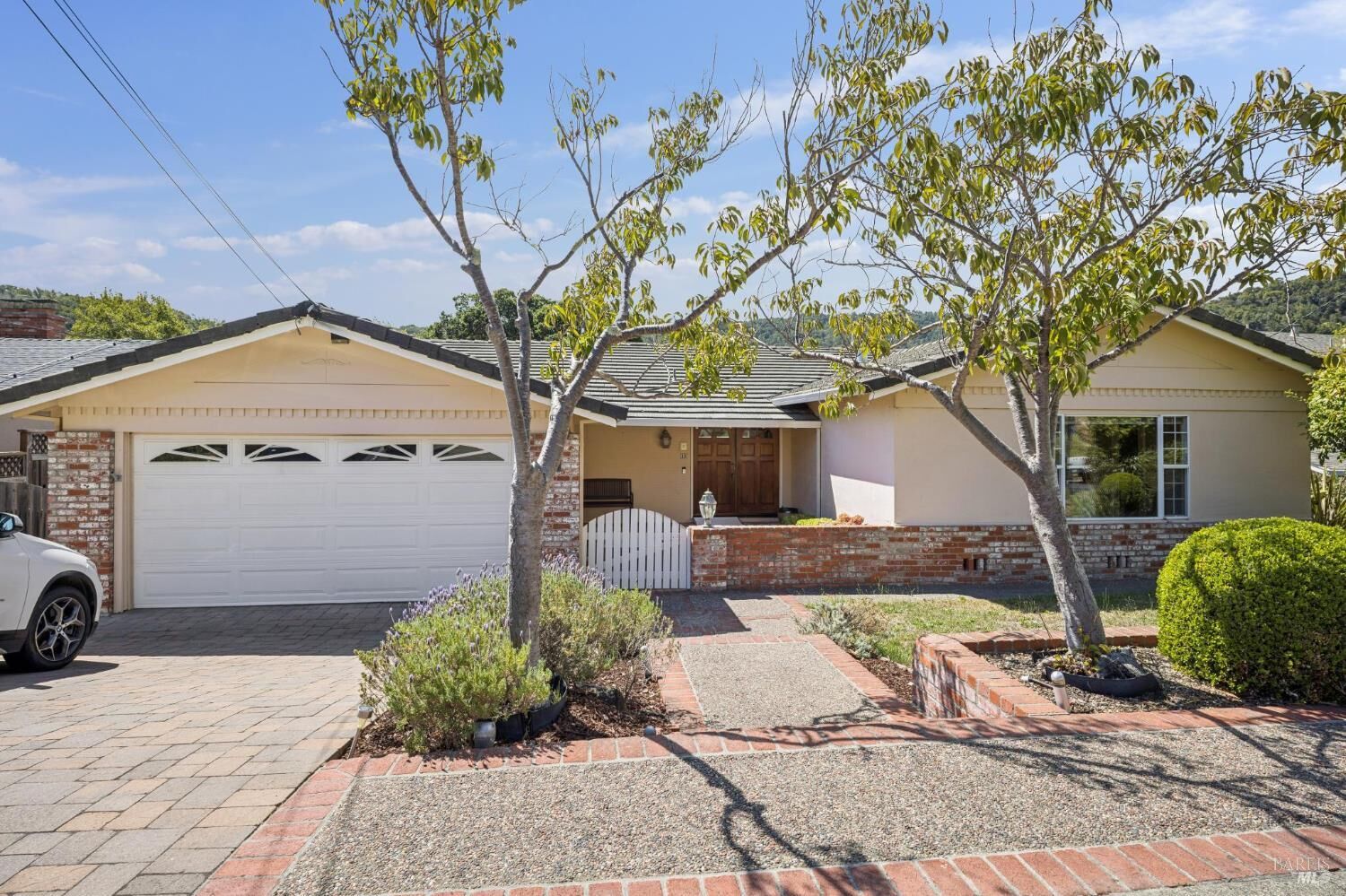 Property Photo: 16 Cottonwood Drive CA 94901