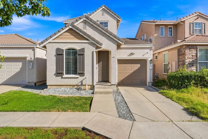 Property Photo: 2875 Tourbrook Way CA 95833