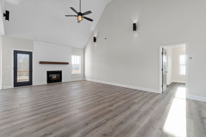 Property Photo: 4987 Hunter Rd TN 37171