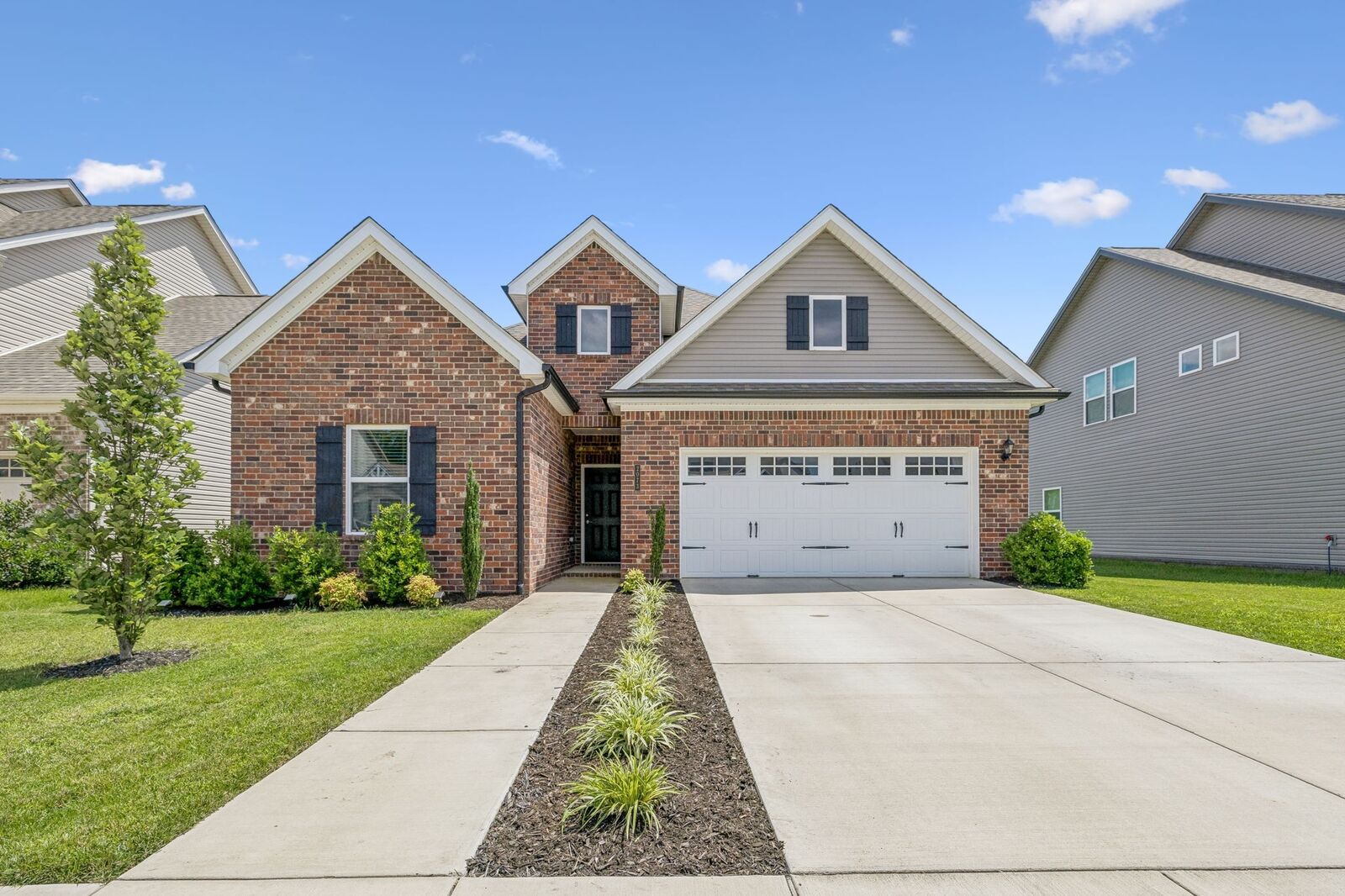 Property Photo: 2073 Creekland View Blvd TN 37207