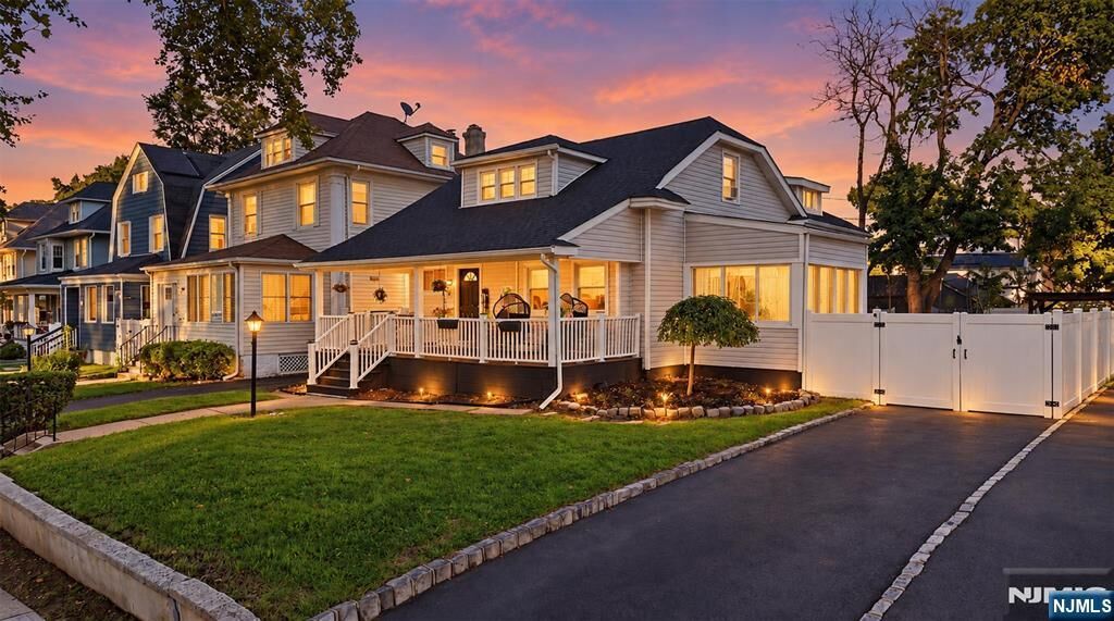 Property Photo:  28 Boyden Street  NJ 07017 