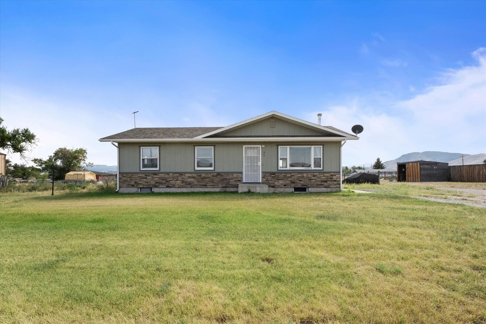 Property Photo: 407 Valley View Road MT 59602