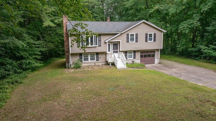 Property Photo:  8 Holstein Avenue  NH 03053 