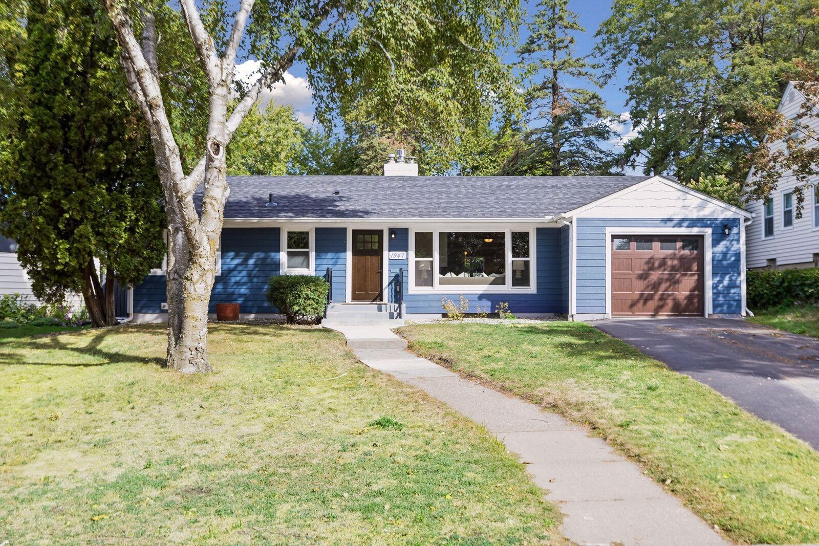 Property Photo:  1947 Yorkshire Court  MN 55116 