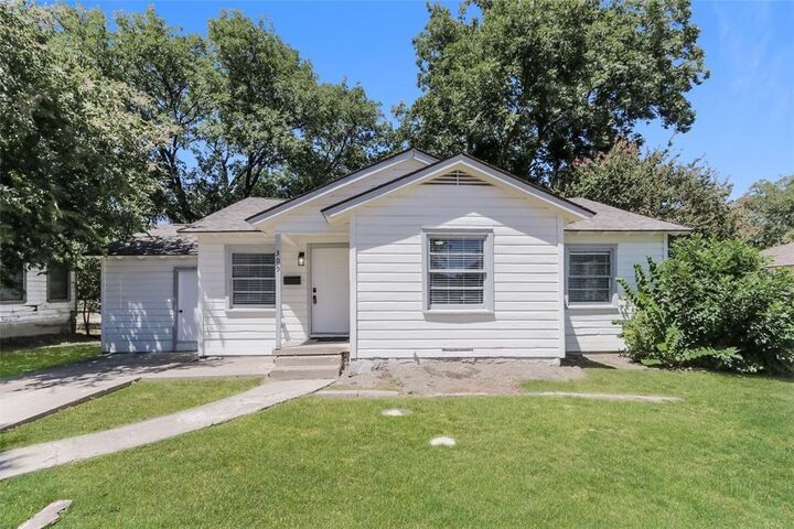 Property Photo:  309 Buhler Drive  TX 75040 