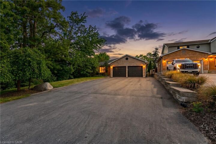 Property Photo:  907 Doon Village Road  ON N2P 1A1 