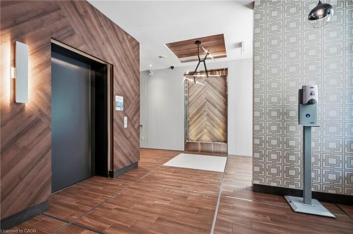 Property Photo:  455 Charlton Avenue E 502  ON L8N 0B2 