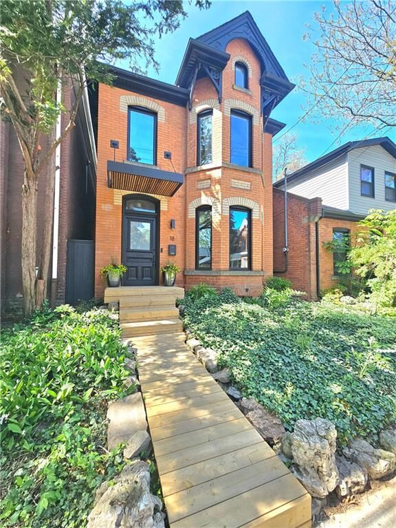Property Photo:  18 Alanson Street  ON L8N 1W5 