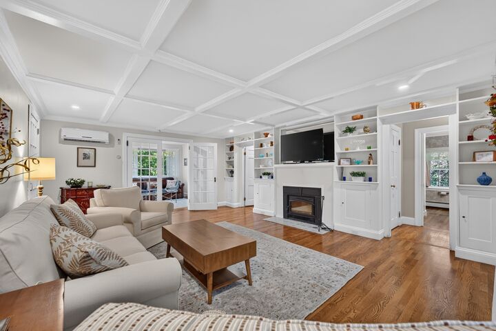 Property Photo:  8 Wampum Path  MA 01778 