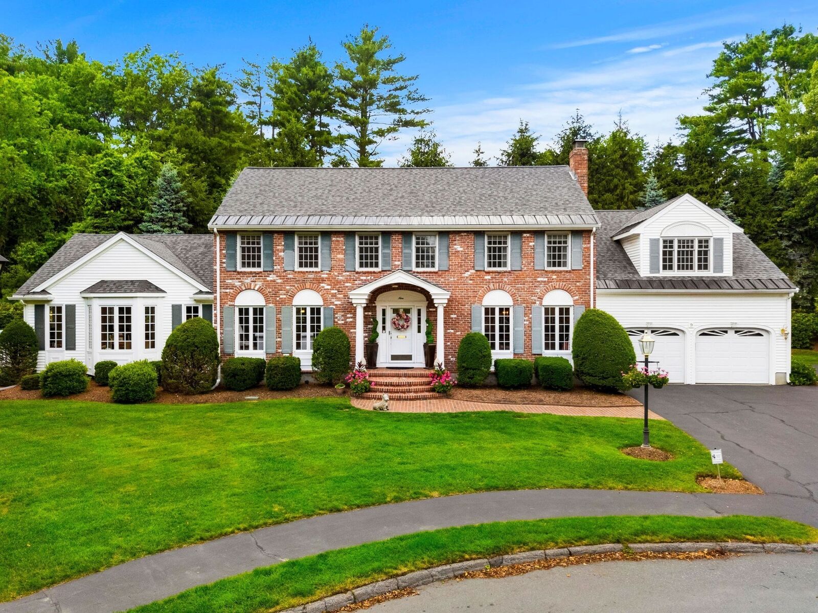 Property Photo: 9 Eisenhower Circle MA 02482