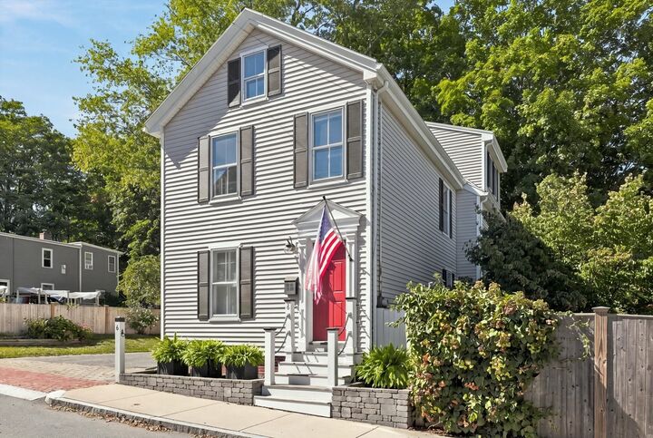 Property Photo:  6 Merrill St  MA 01950 