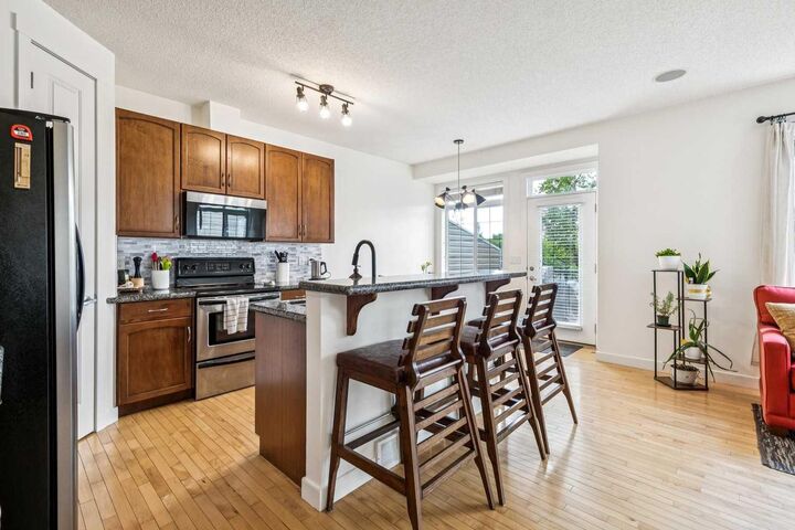 Property Photo:  280 Rockyspring Grove NW  AB T3G 5Y8 