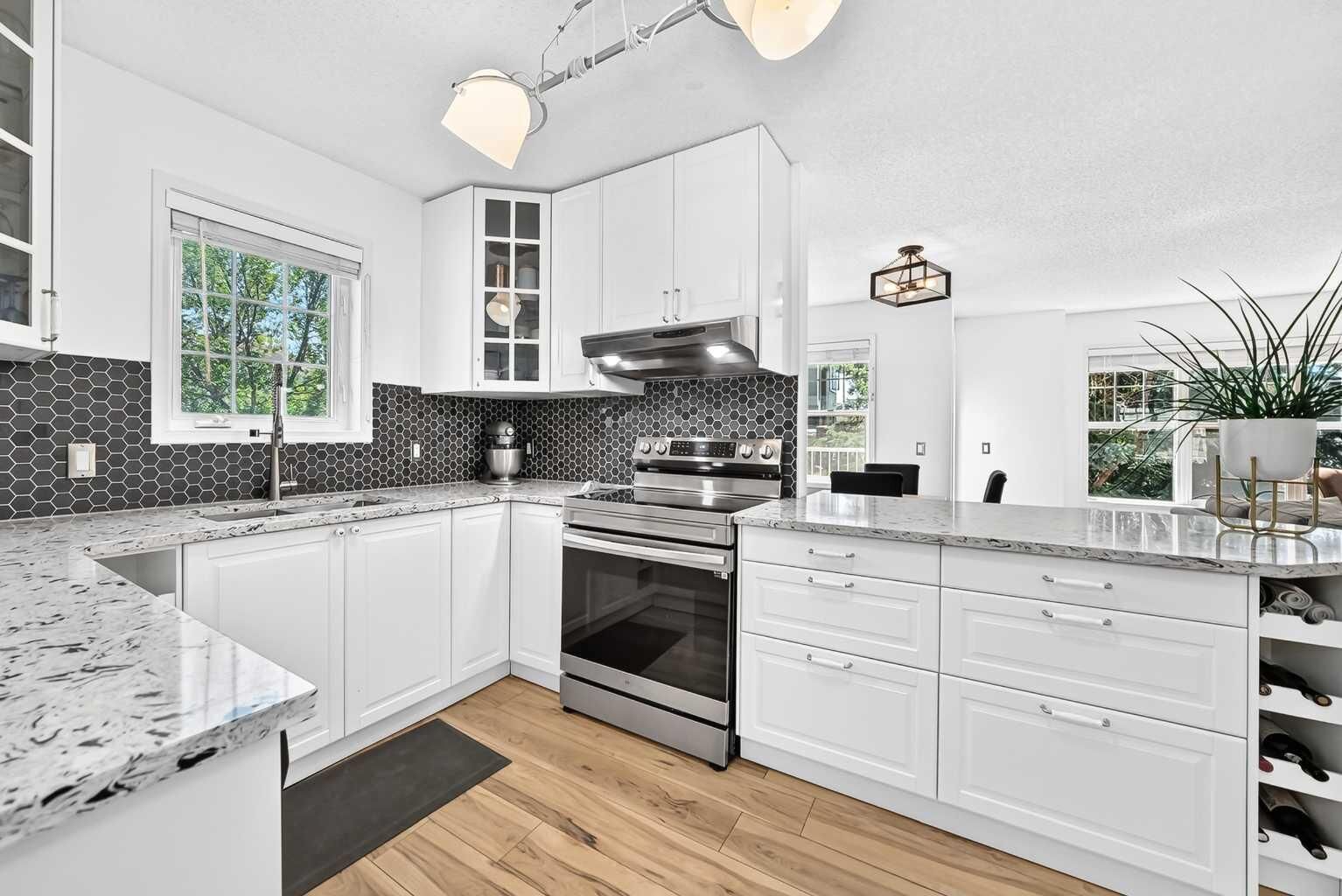 Property Photo:  7171 Coach Hill Road SW 2906  AB T3H 3R7 