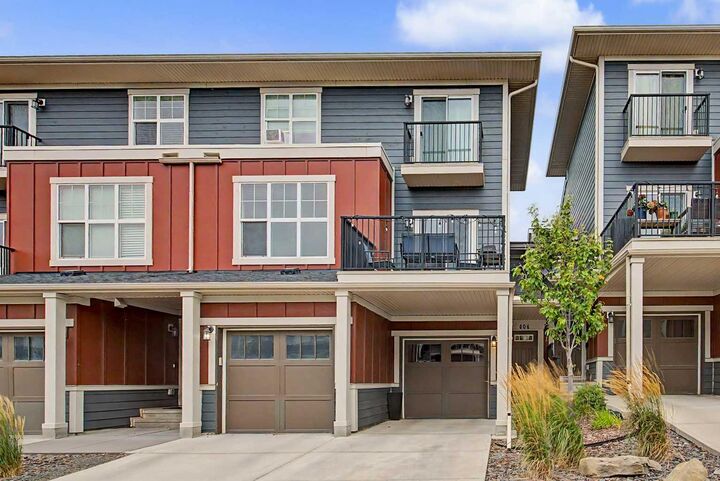 Property Photo:  428 Nolan Hill Drive NW 404  AB T3R 0V4 