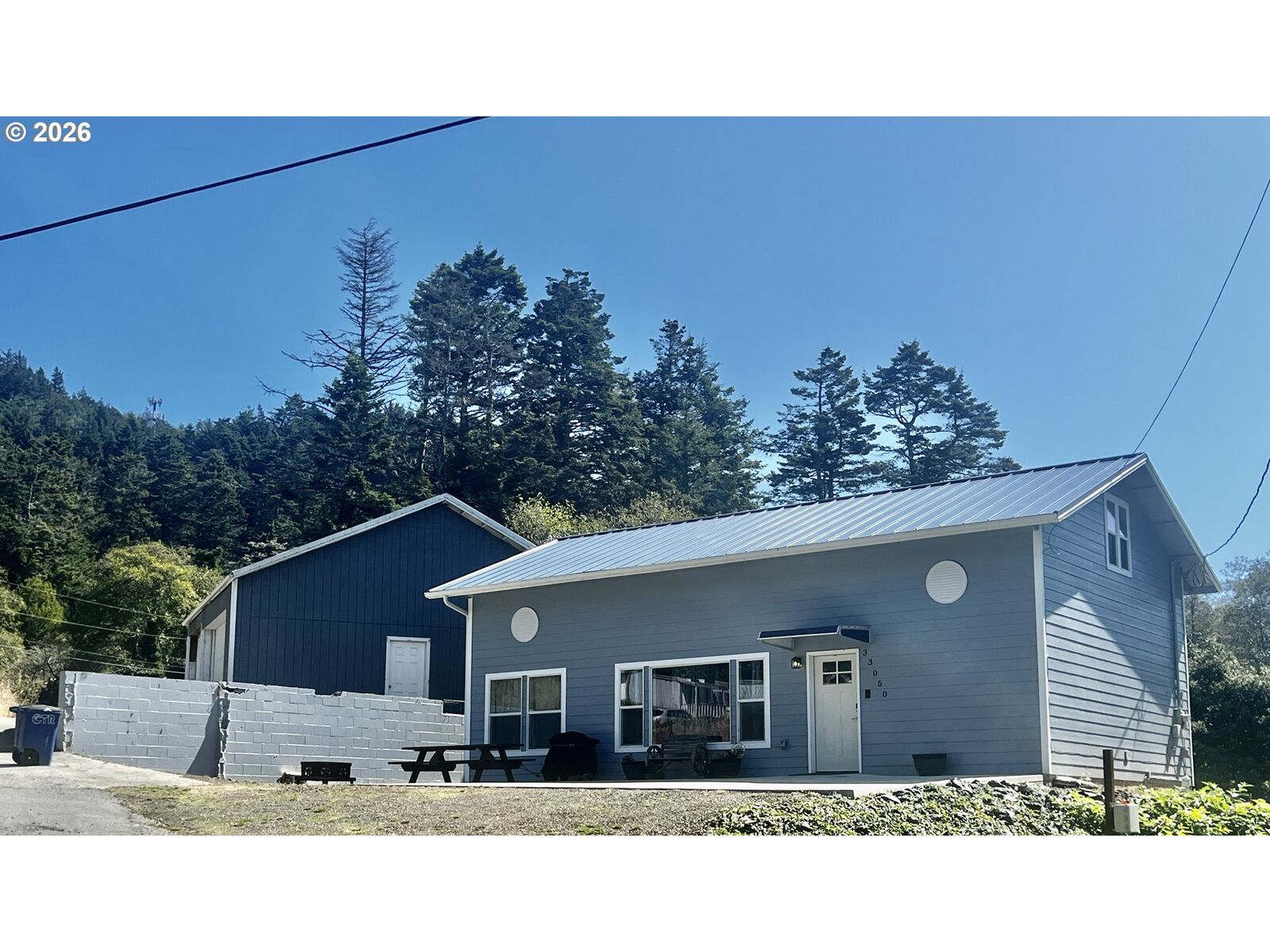 Property Photo:  33050 Hillside Acres Rd  OR 97444 