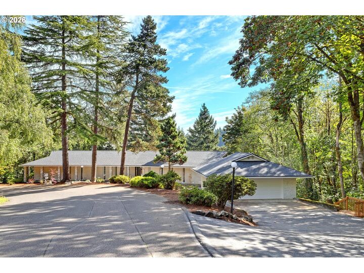 Property Photo: 330 NW Royal Blvd OR 97210