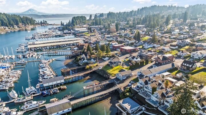 Property Photo: 3503 Harborview Drive 2 WA 98332