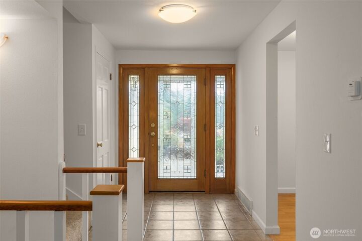 Property Photo:  6005  121st Avenue SE  WA 98006 