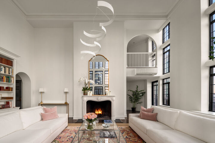 Property Photo:  5 Tudor City Place Ph7  NY 10017 