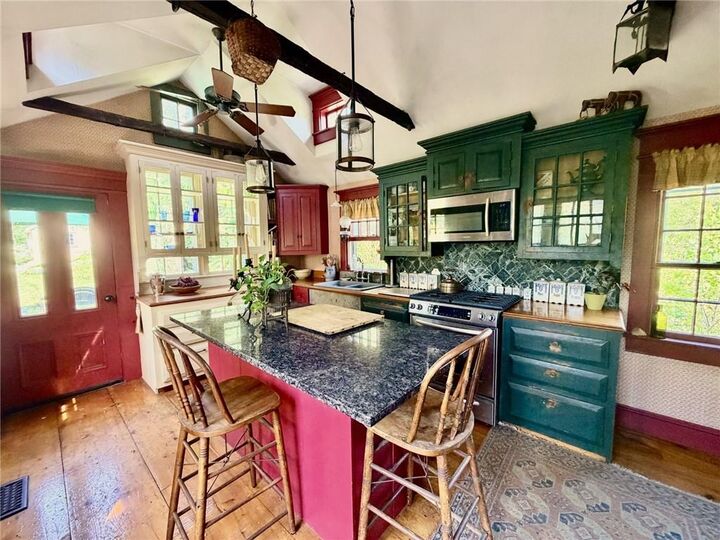 Property Photo: 1409 Hope Road RI 02831