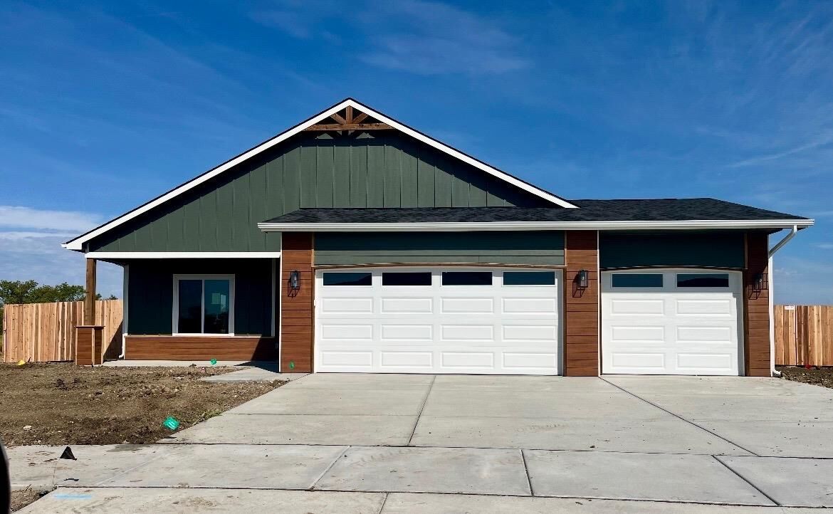 Property Photo: 3470 E Derwin St KS 67037-7814