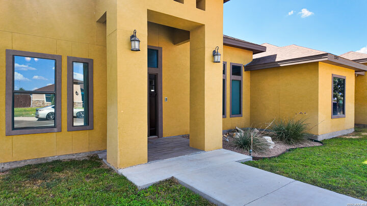 Property Photo:  2317 Hunter St  TX 78852 