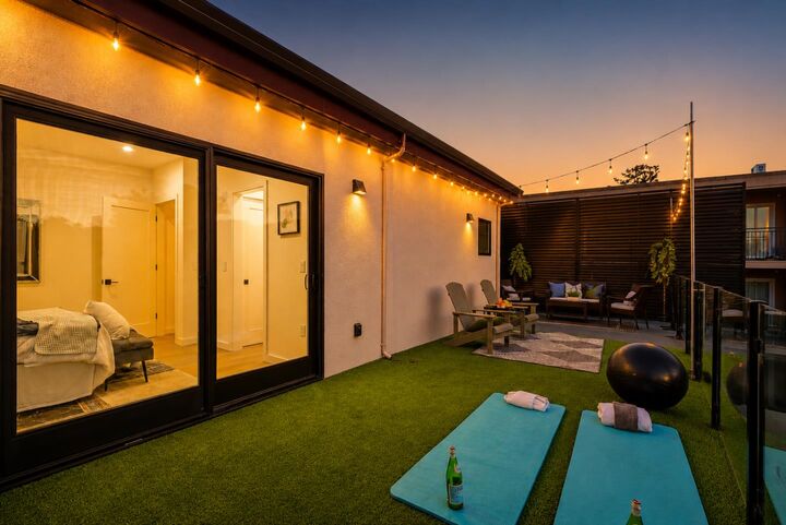 Property Photo:  914 Woodside Road  CA 94061 