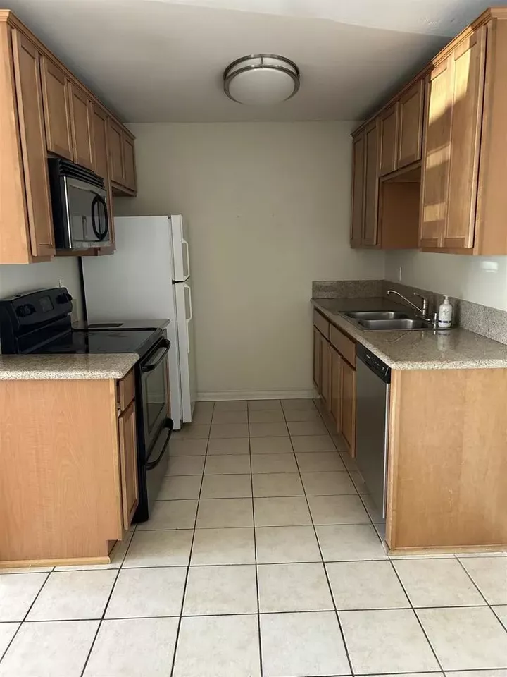 Property Photo: 1386 E Madison Avenue CA 92021