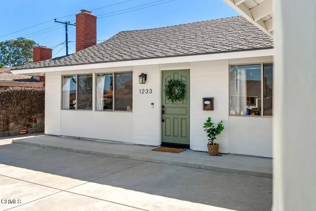 Property Photo:  1233 Winford Avenue  CA 93004 