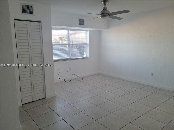 Property Photo: 5655 Johnson St 2 FL 33021