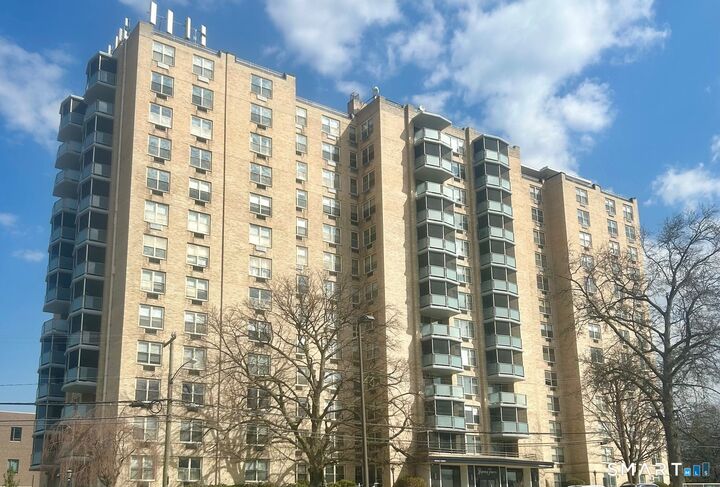 Property Photo:  1 Strawberry Hill Court 3F  CT 06902 