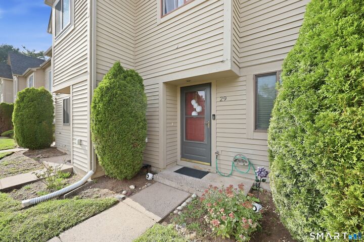 Property Photo: 195 Village Square Drive 29 CT 06053
