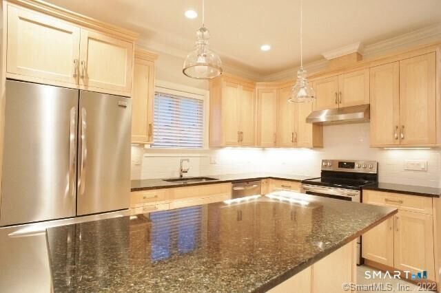 Property Photo:  5 Vail Street B  CT 06850 