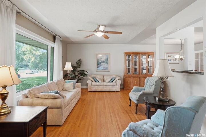 Photo de la propriété: 2809 Clarence Avenue S SK S7J 1M7