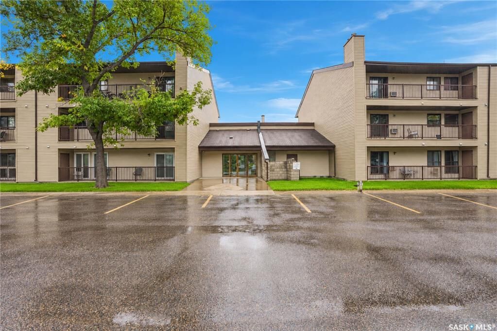 Property Photo:  4040 8th Street E 203B  SK S7H 5L4 