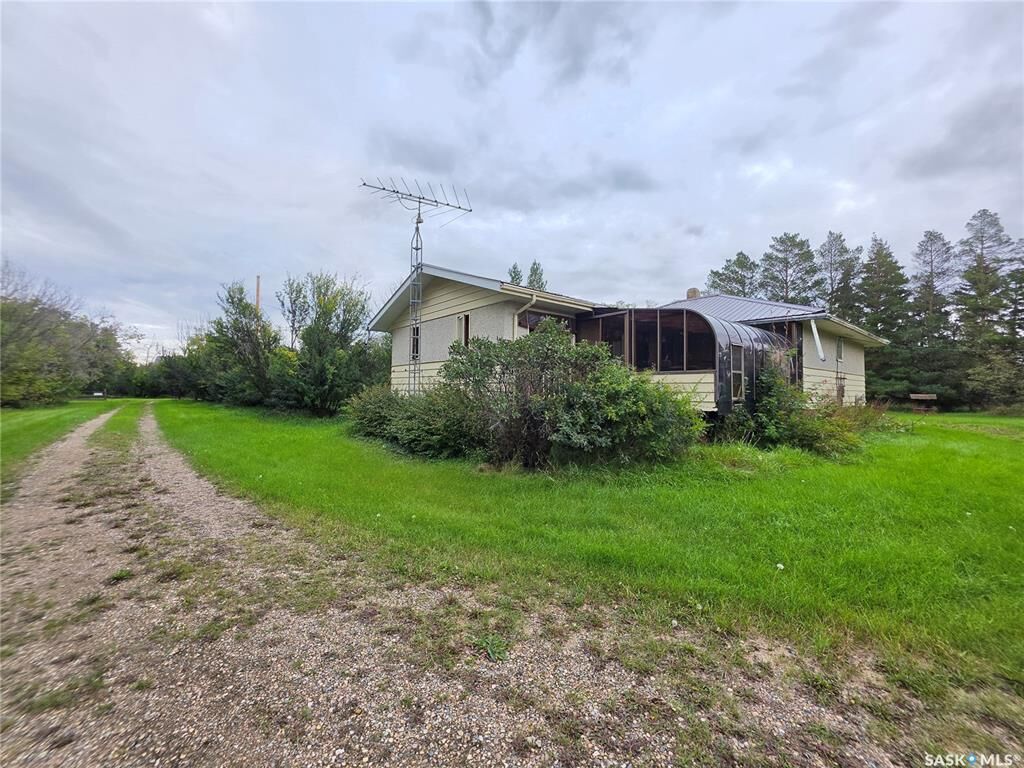 Property Photo:  22 Maple Avenue  SK S0M 2S0 