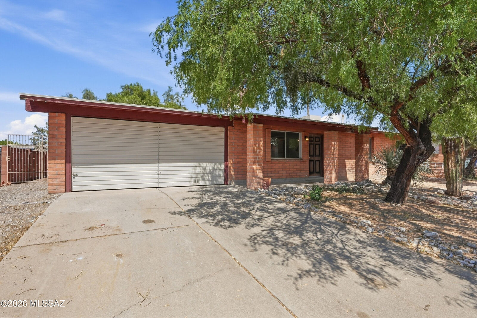 Property Photo:  8013 E Manitoba Street  AZ 85730 