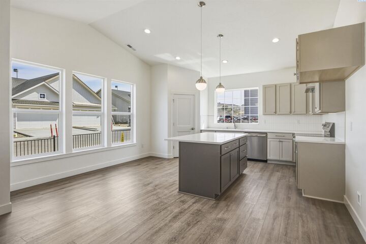 Property Photo:  4401 Conifer St.  WA 99353 