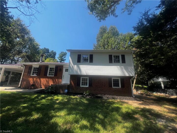 Property Photo:  5511 Windemere Circle  NC 27370 
