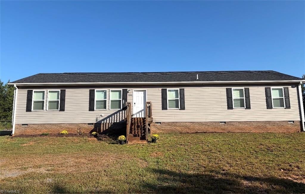 Property Photo:  1641 Dodgetown Road  NC 27052 