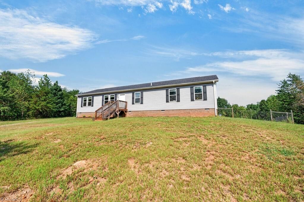 Property Photo:  1641 Dodgetown Road  NC 27052 