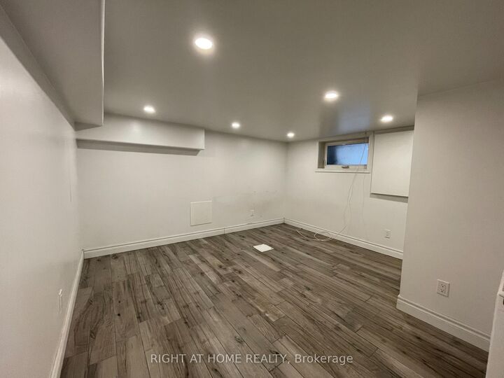 Property Photo:  755 Dupont Street B  ON M6G 1Z5 