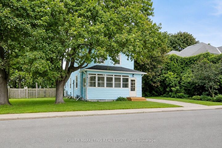 Property Photo:  28 Montague Street  ON K7A 2M1 