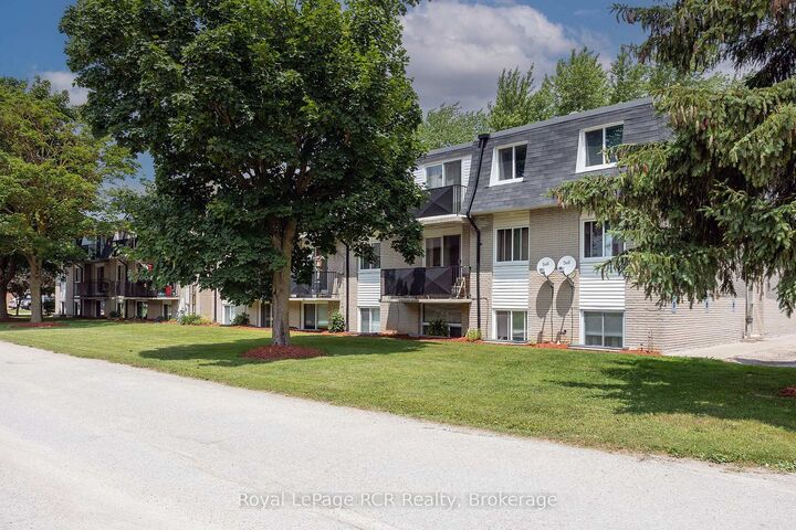 Property Photo:  118 Preston Street S 324  ON N0G 1A0 