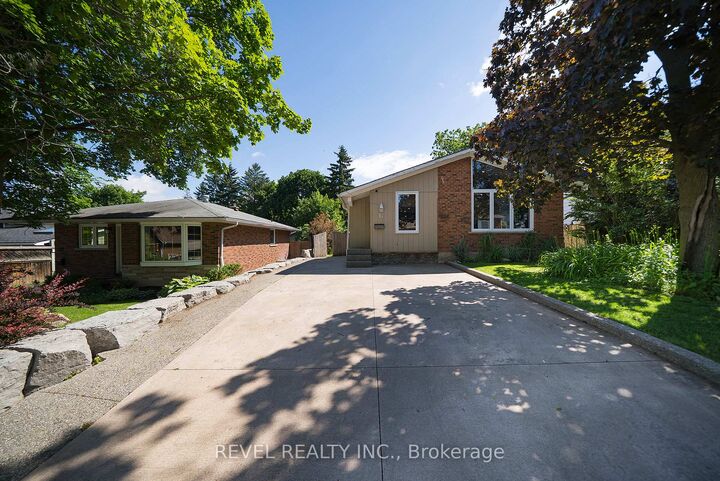 Property Photo:  17 Flynn Avenue  ON N3C 2T8 