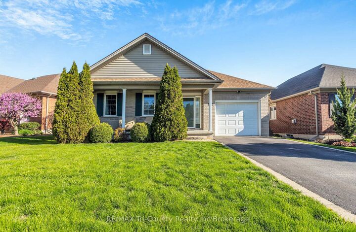 Property Photo:  210 Baldwin Street  ON N4G 5W3 