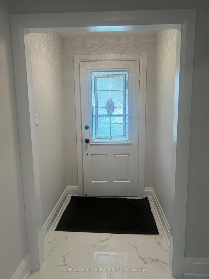 Property Photo:  42 Dundalk Crescent  ON L6Z 2V1 