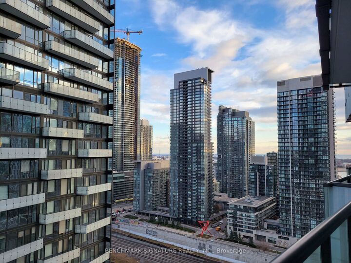 Property Photo:  480 Front Street W 1809  ON M5V 0V5 